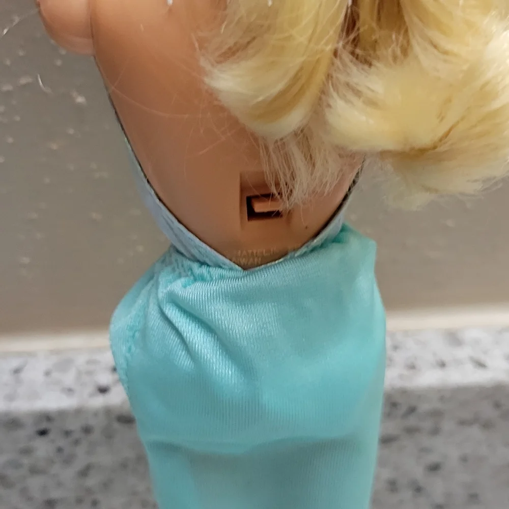 Magic Moves Barbie - Picture 3 of 5